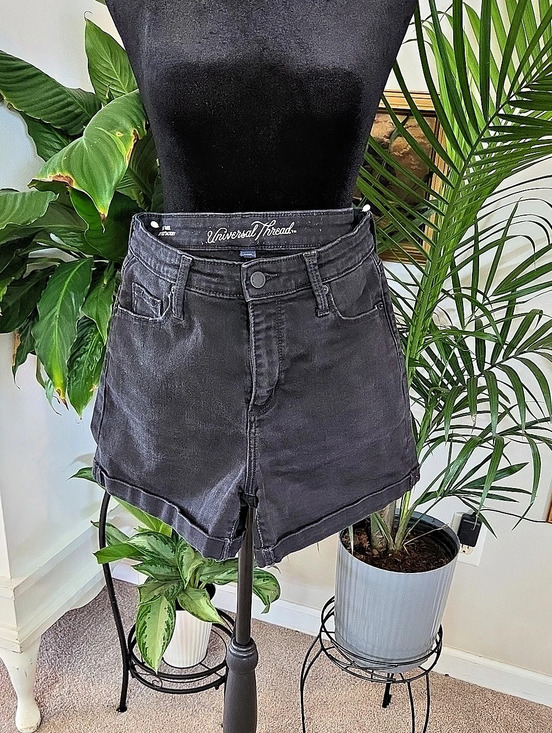 Universal Thread Pants - Universal Thread Jean Shorts in Black Size 8/29R Like New